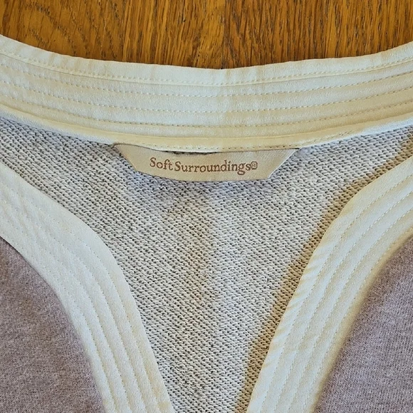 Women's Soft Surroundings Lavendar and White Long Sleeve Top Medium - Picture 2 of 6